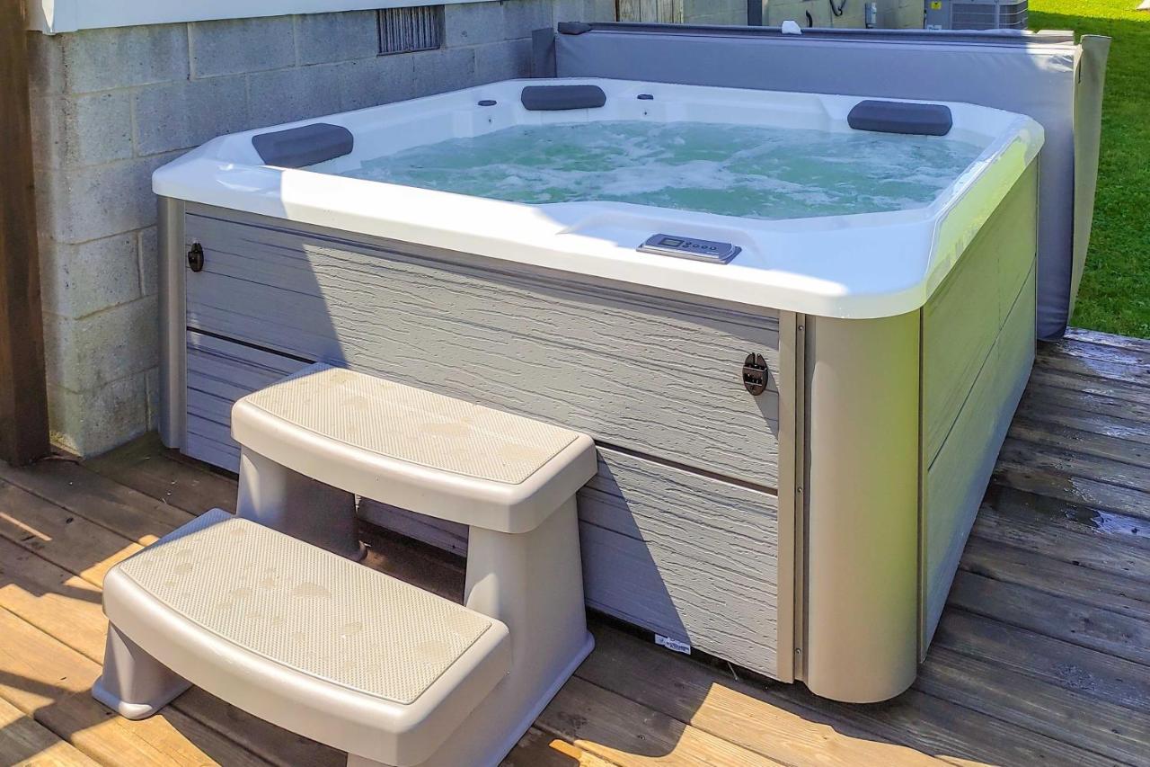Dog-Friendly Fayetteville Home With Hot Tub! Exterior foto